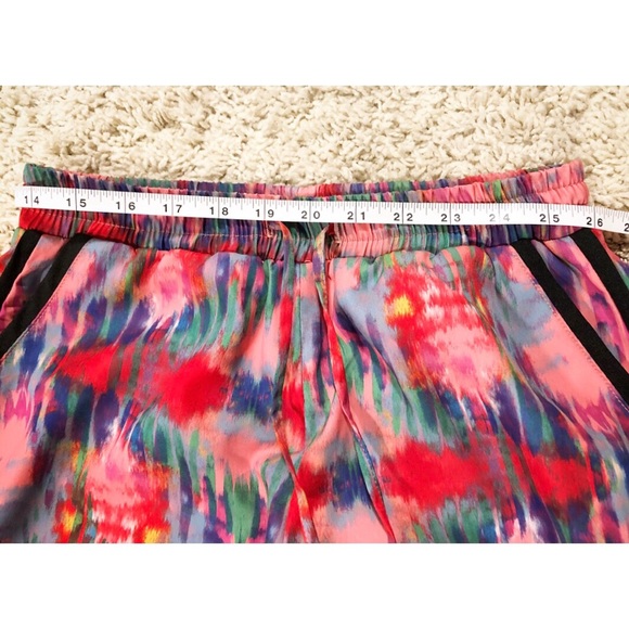 NastyGal Blurred Bloom Pants - Picture 5 of 7